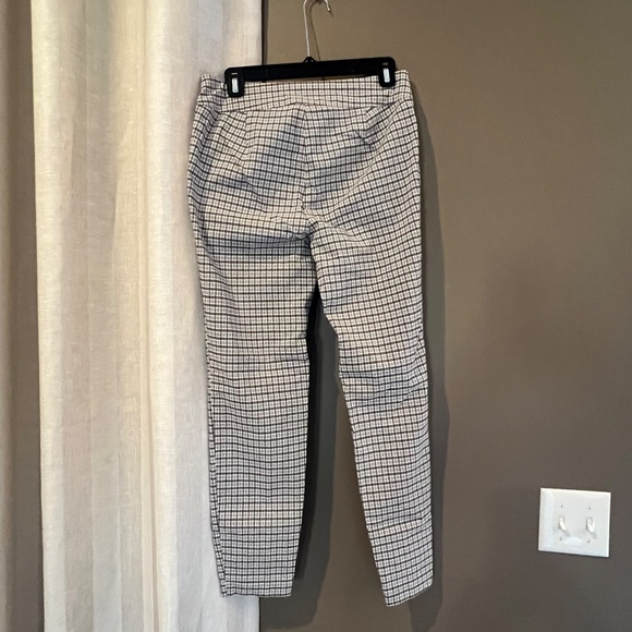 Soho Apparel Ltd. Brown Plaid Pull On pant, Stretch comfy fit, Size Medium - Picture 3 of 9